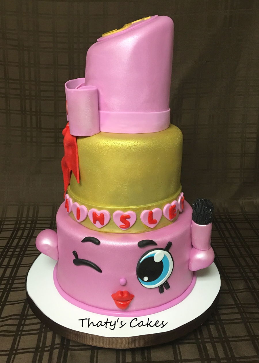 Lippy Lips Cake