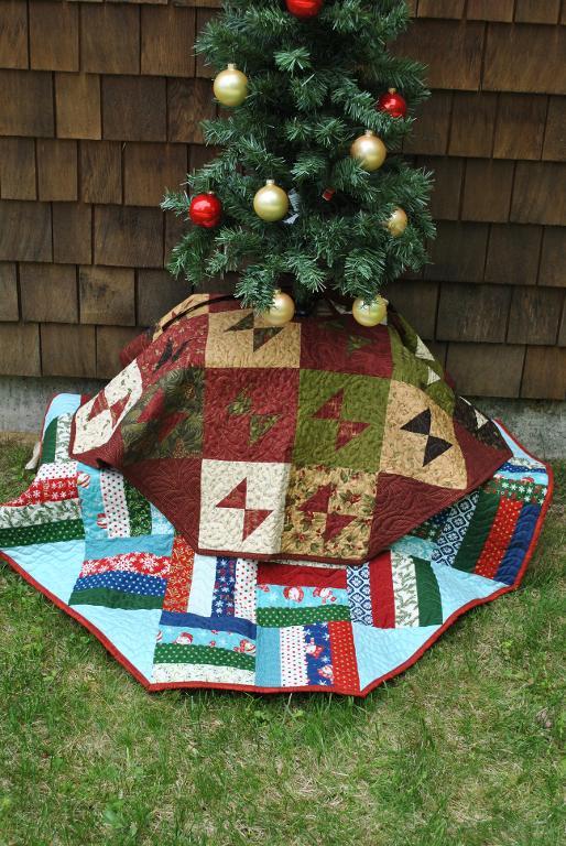 7-christmas-layer-cakes-quilting-photo-moda-christmas-fabric-layer-cake-deb-strain-christmas