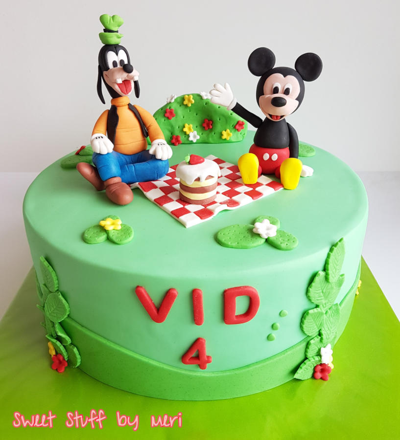 Goofy and Mickey Birthday Cake