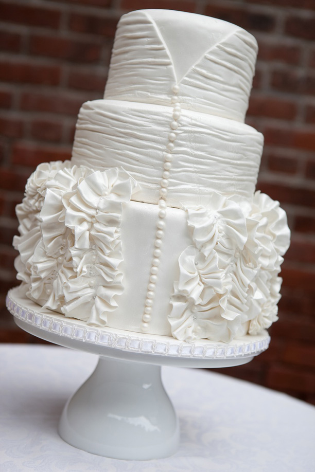13 White On White Wedding Cakes Photo - All White Wedding Cake, White  Wedding Cake and Amazing White Wedding Cake / snackncake