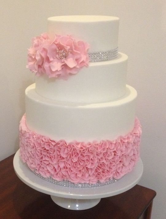 Ruffle Icing Cake with Roses