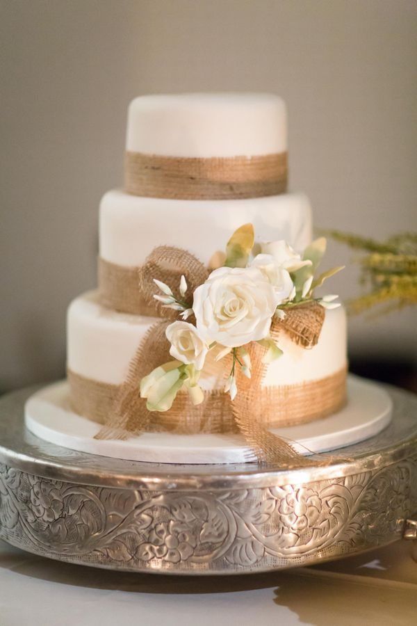 Rustic Wedding Cake with Burlap