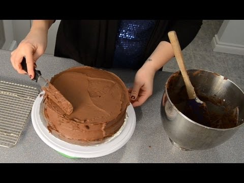 How to Make Buttercream Frosting From Scratch