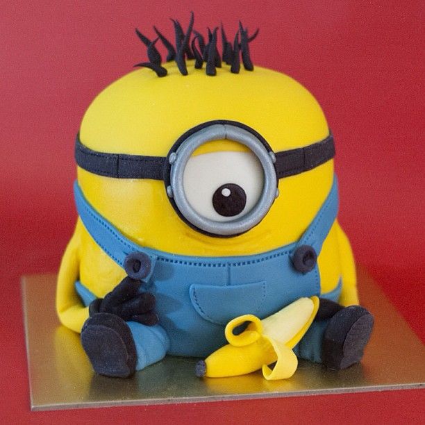 Minion Birthday Cake