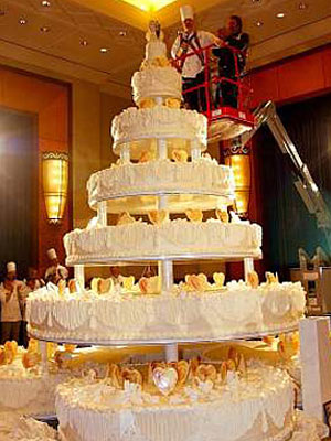 10 Over the Top Wedding Cakes