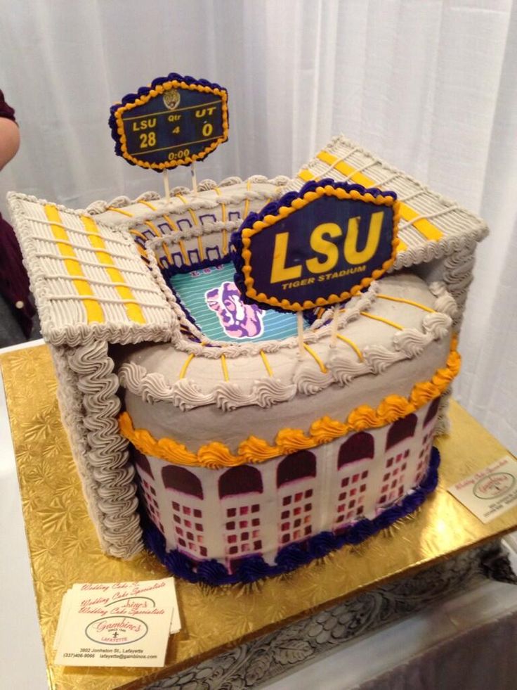 7 Photos of Louisiana Groom Cakes