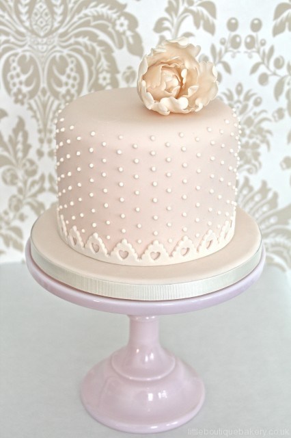 Single Tier Wedding Cake