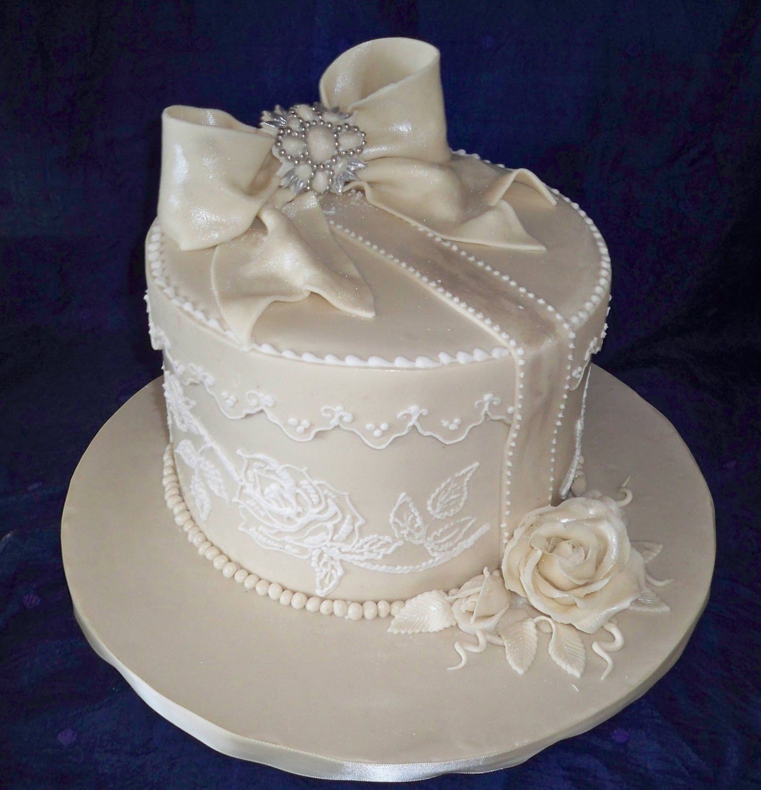 Vintage Single Layer Wedding Cake