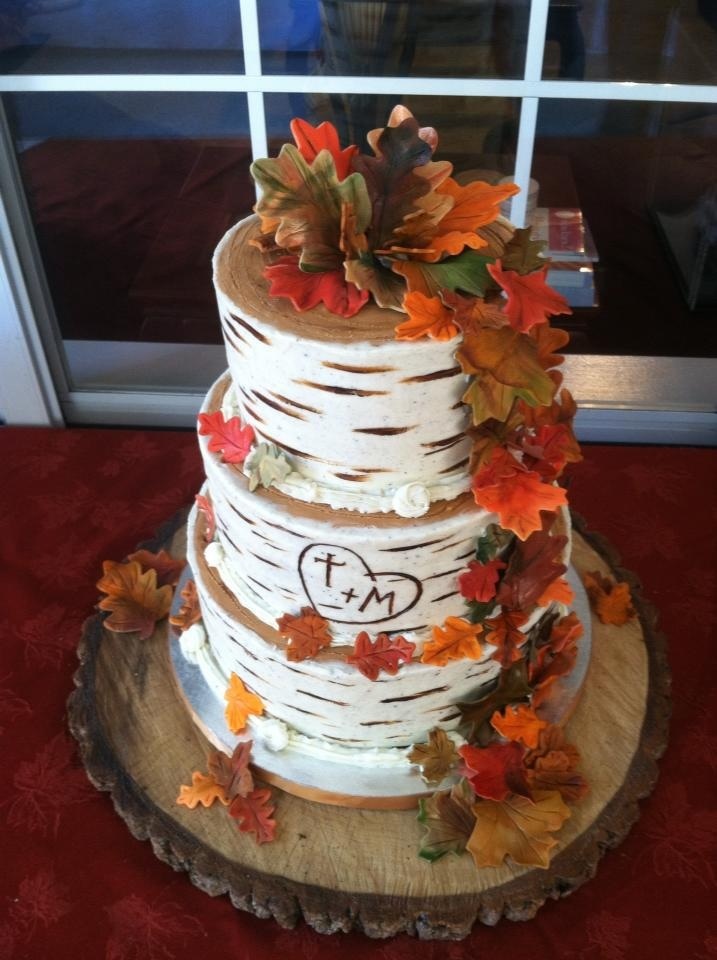 9 Photos of Fall Engagement Cakes