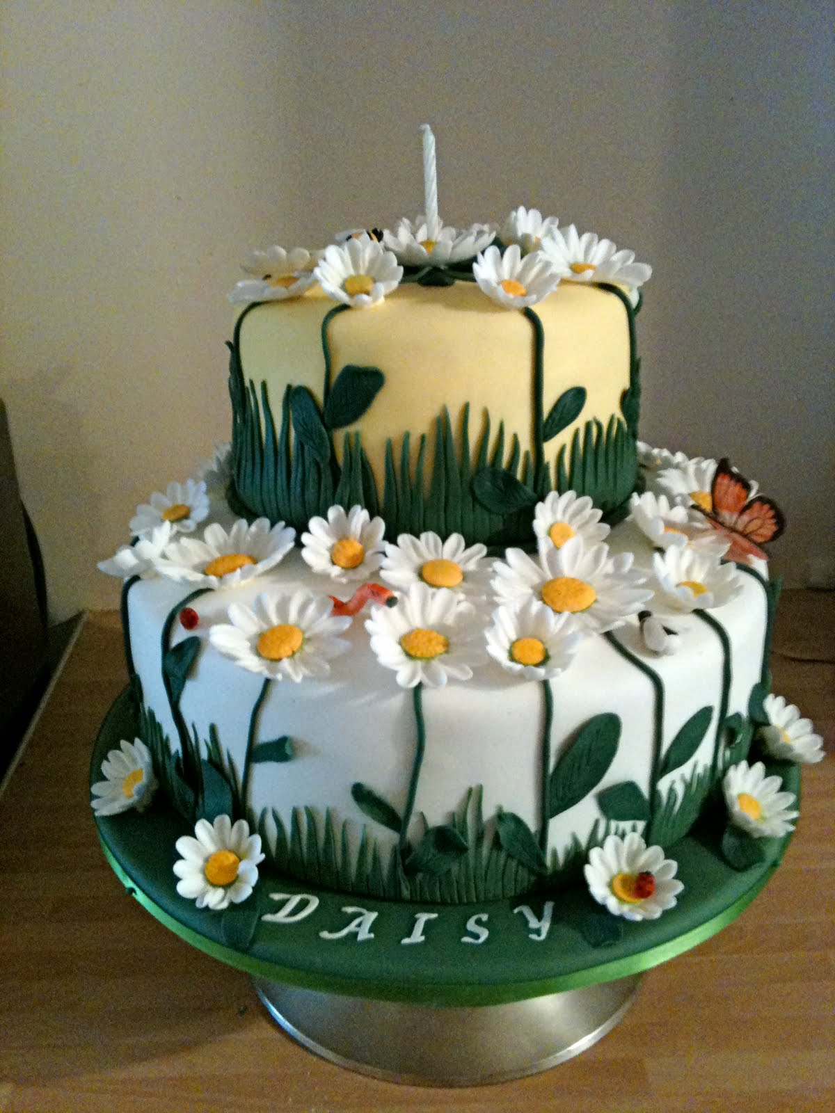 Cakes with Daisies and Butterflies