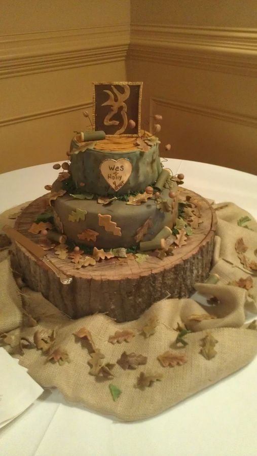 Groom Cakes with Hunting Theme