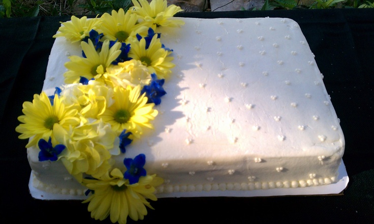 8 Photos of Fresh Flowers On Sheet Cakes