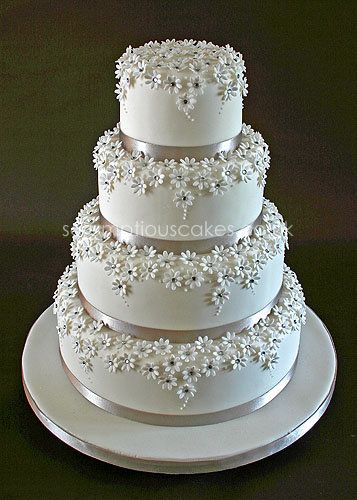 White Daisy Wedding Cake