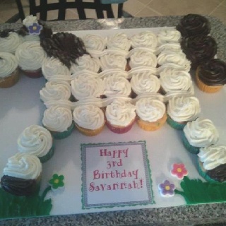 Birthday Cakes Made Out of Cupcakes