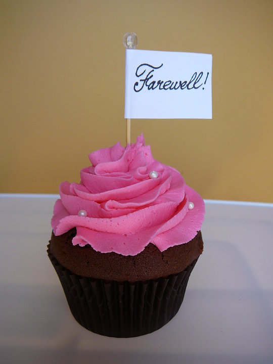 Fare Well Cupcake Cake