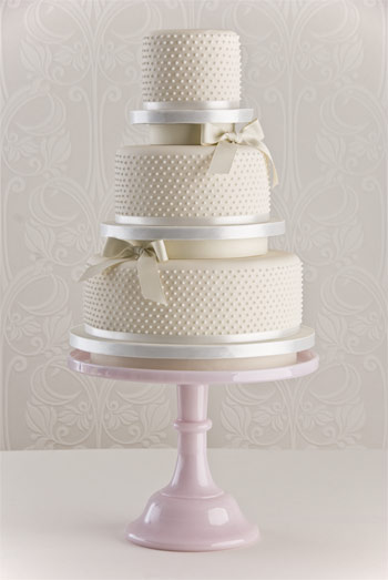 Wedding Cake with Pearls