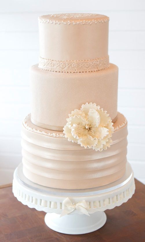 Gold and Blush Pink Wedding Cake