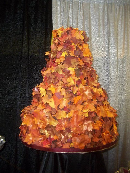 5 Autumn Leaves Cakes Photo Fall Leaves Wedding Cake Fall Leaf