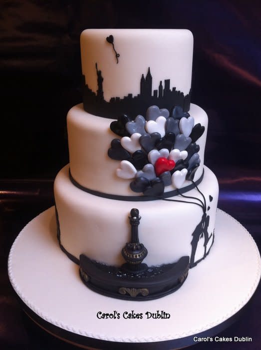 6 Photos of Elegant New York Themed Engagement Cakes