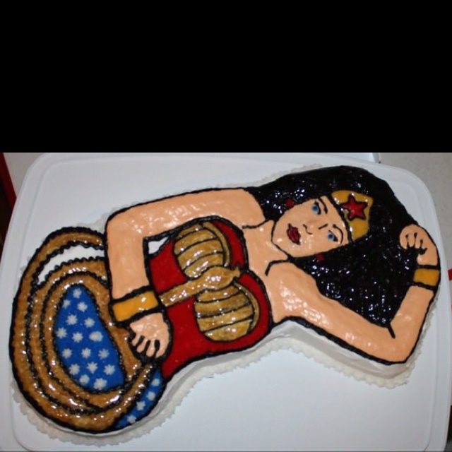 Wonder Woman Cake Mold