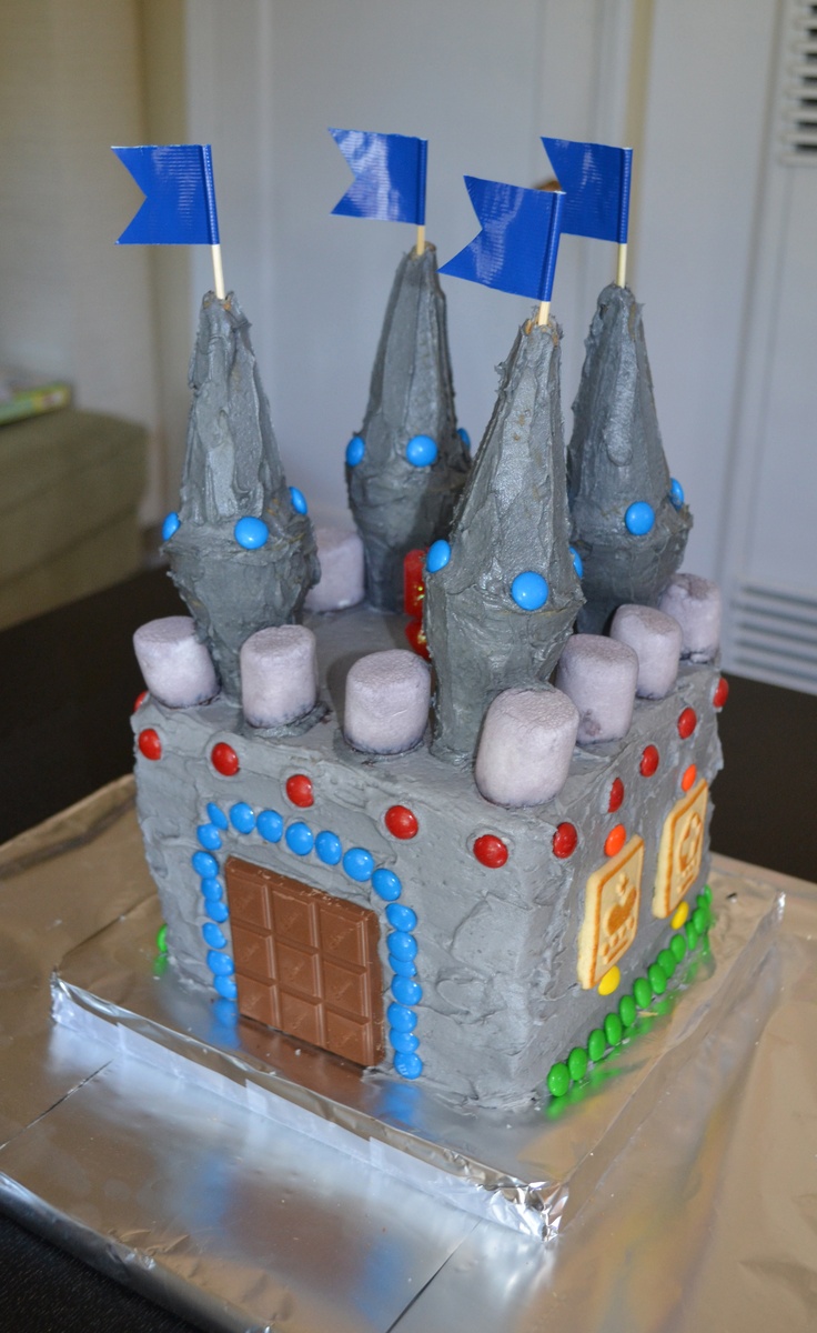 Boys Castle Birthday Cake