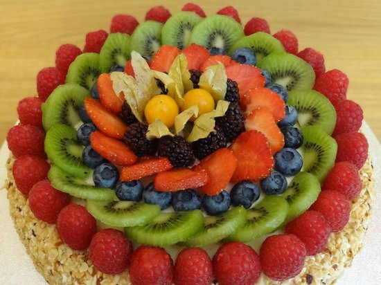 7 Photos of Using Fresh Fruit Cakes