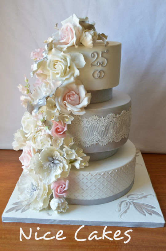 Wedding Anniversary Cake