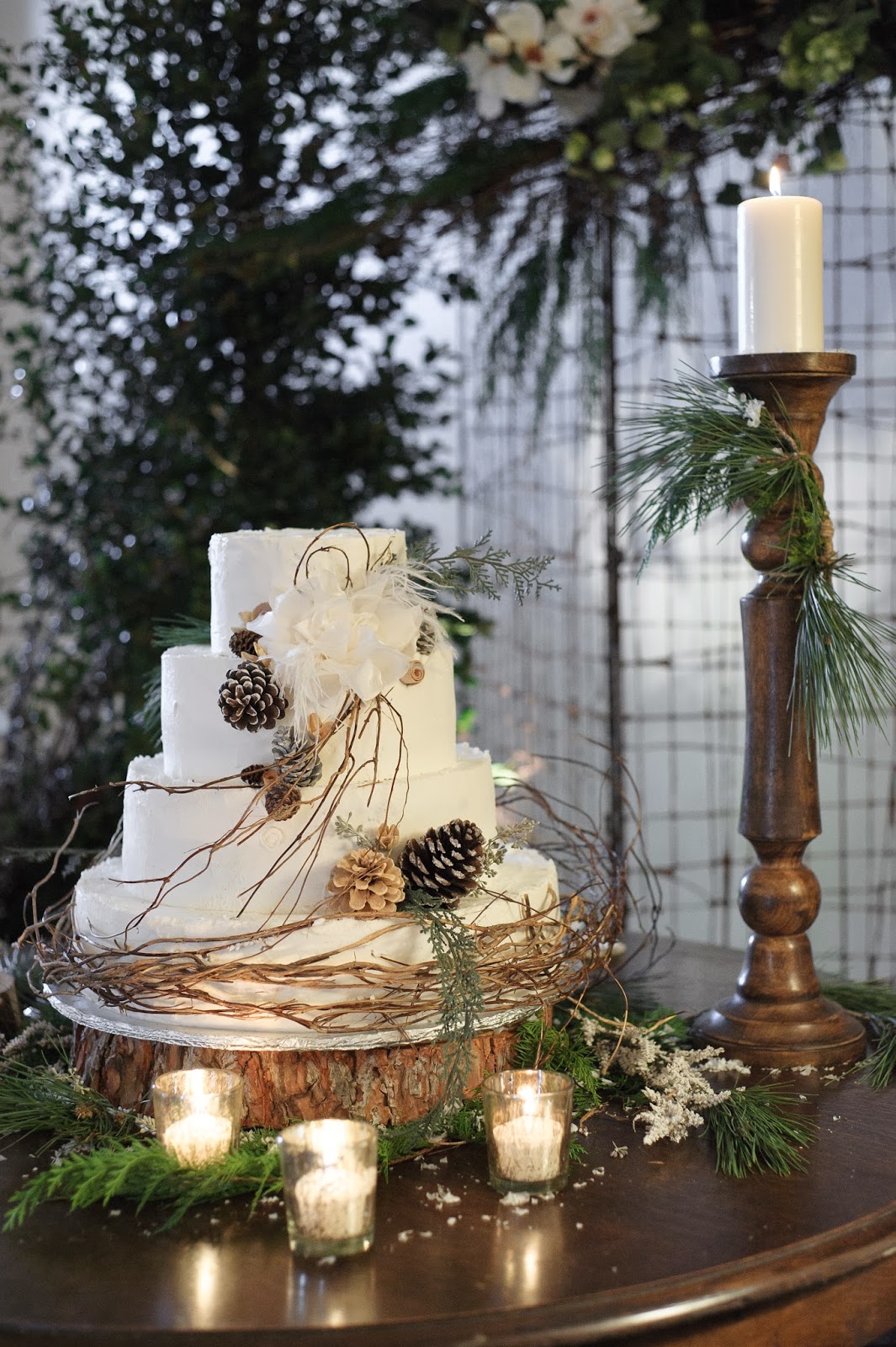 Winter Wedding Cake Decor