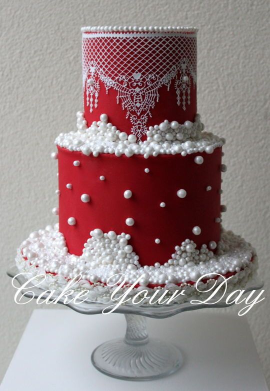 Elegant Christmas Wedding Cakes