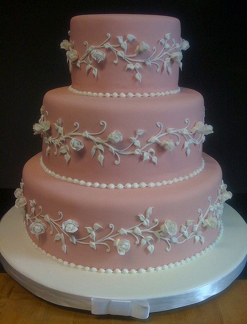 Piping Royal Icing Wedding Cakes