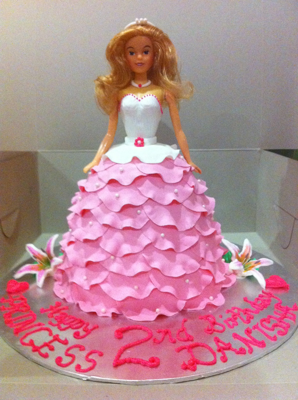 10 Doll Cakes With Buttercream Photo Barbie Doll Barbie Doll