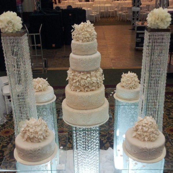 Separate Tier Wedding Cakes