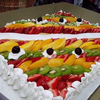 Mexican Cake with Fruit