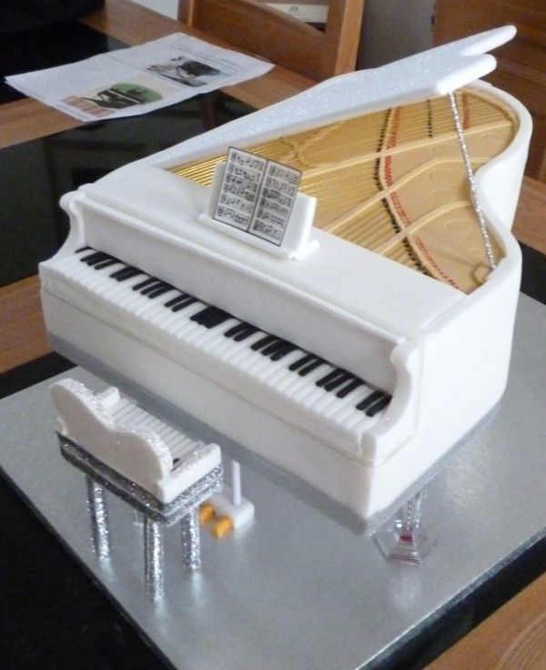 Grand Piano Birthday Cake