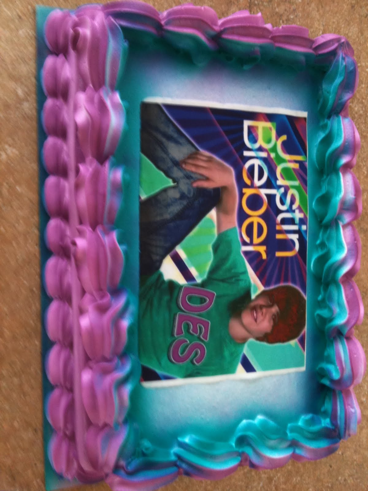 Justin Bieber Cupcake Cake