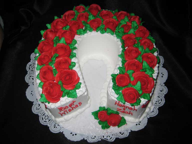 Kentucky Derby Horseshoe Cake