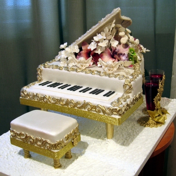 Piano Birthday Cake