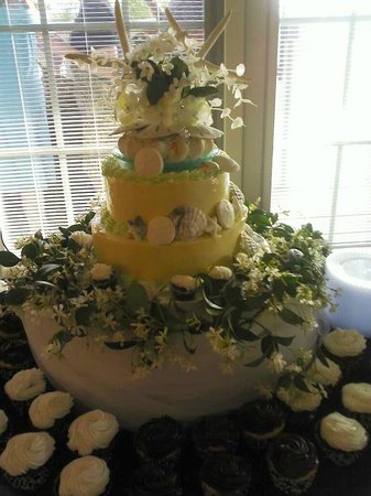 Beach Theme Wedding Cake