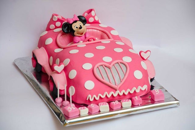 Minnie Mouse Car Cake