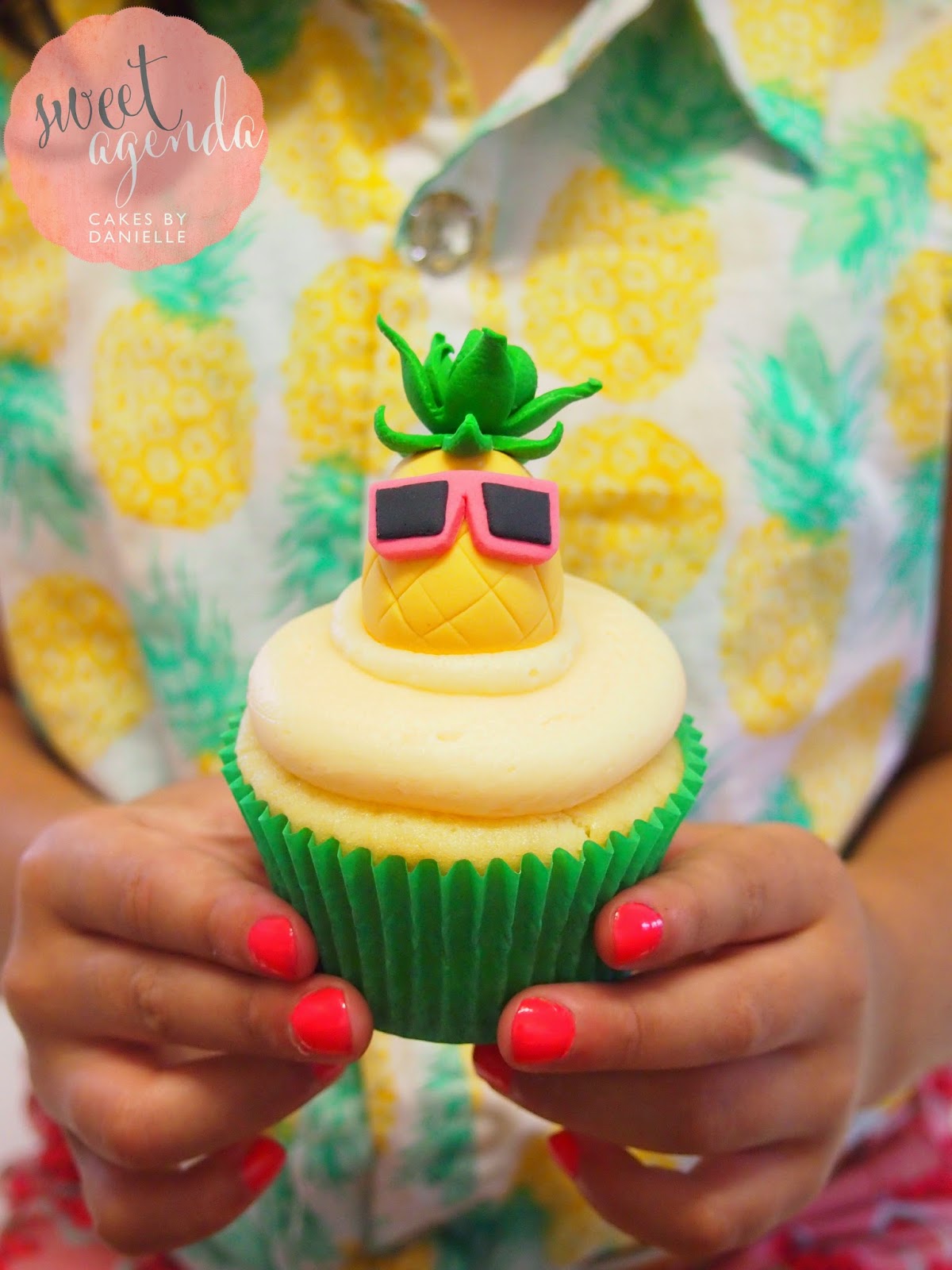 Hawaiian Themed Cupcake Cake