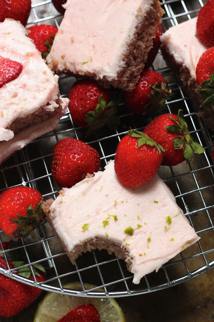 Sheet Cakes with Strawberry