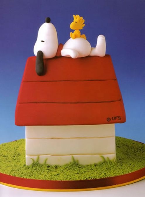 Snoopy Dog House Cake