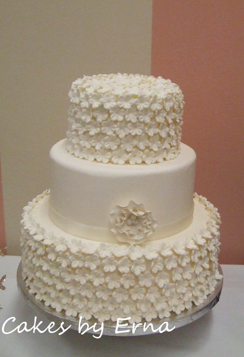 Beautiful Cake Wedding White Flowers