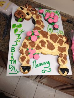 Giraffe Cupcake Cake