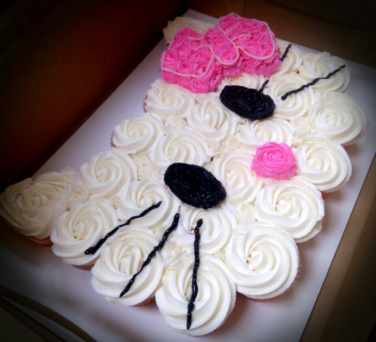 Hello Kitty Pull Apart Cupcake Cake