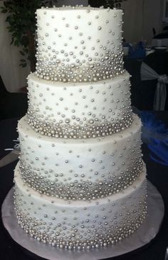 7 Photos of Decorating Cakes With Pearl Beads