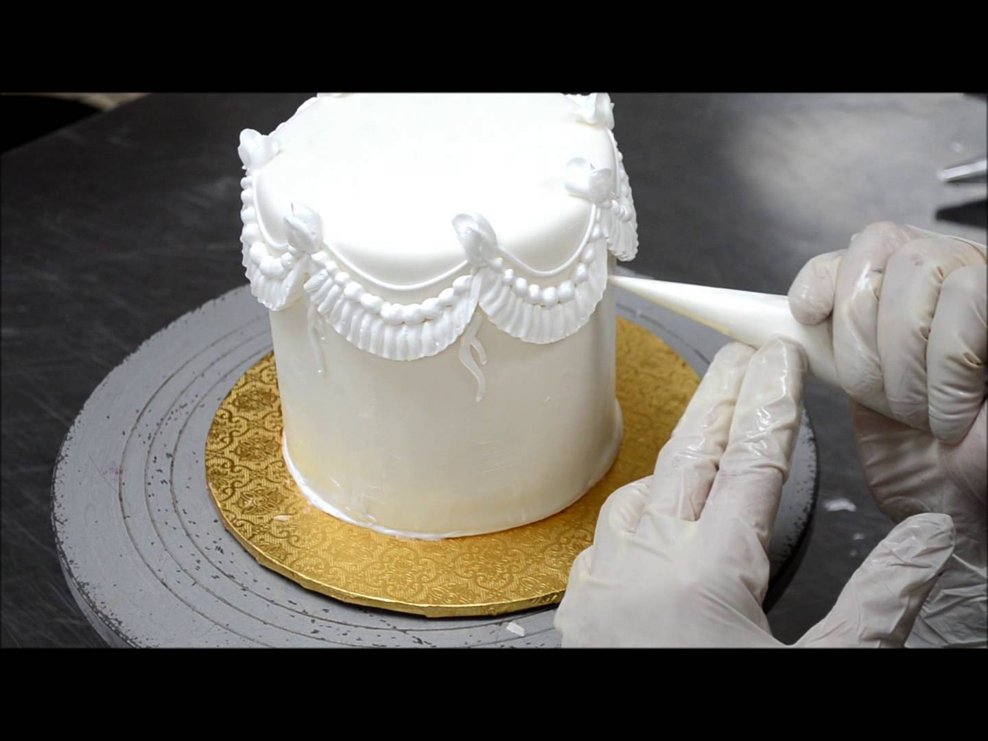 Cake Decorating Piping Designs