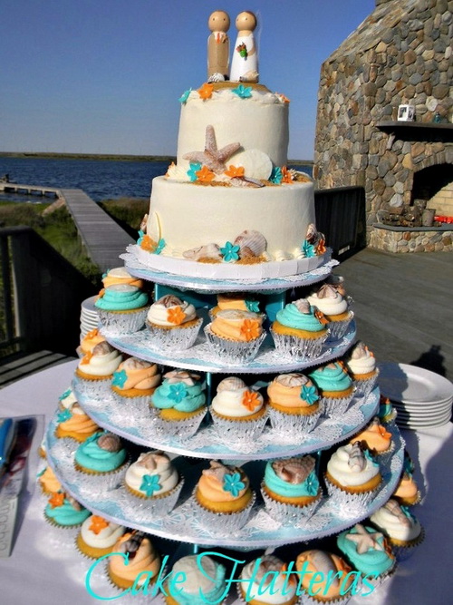 12 Cupcakes Over Cake Top Beach Wedding Photo Beach Cupcake