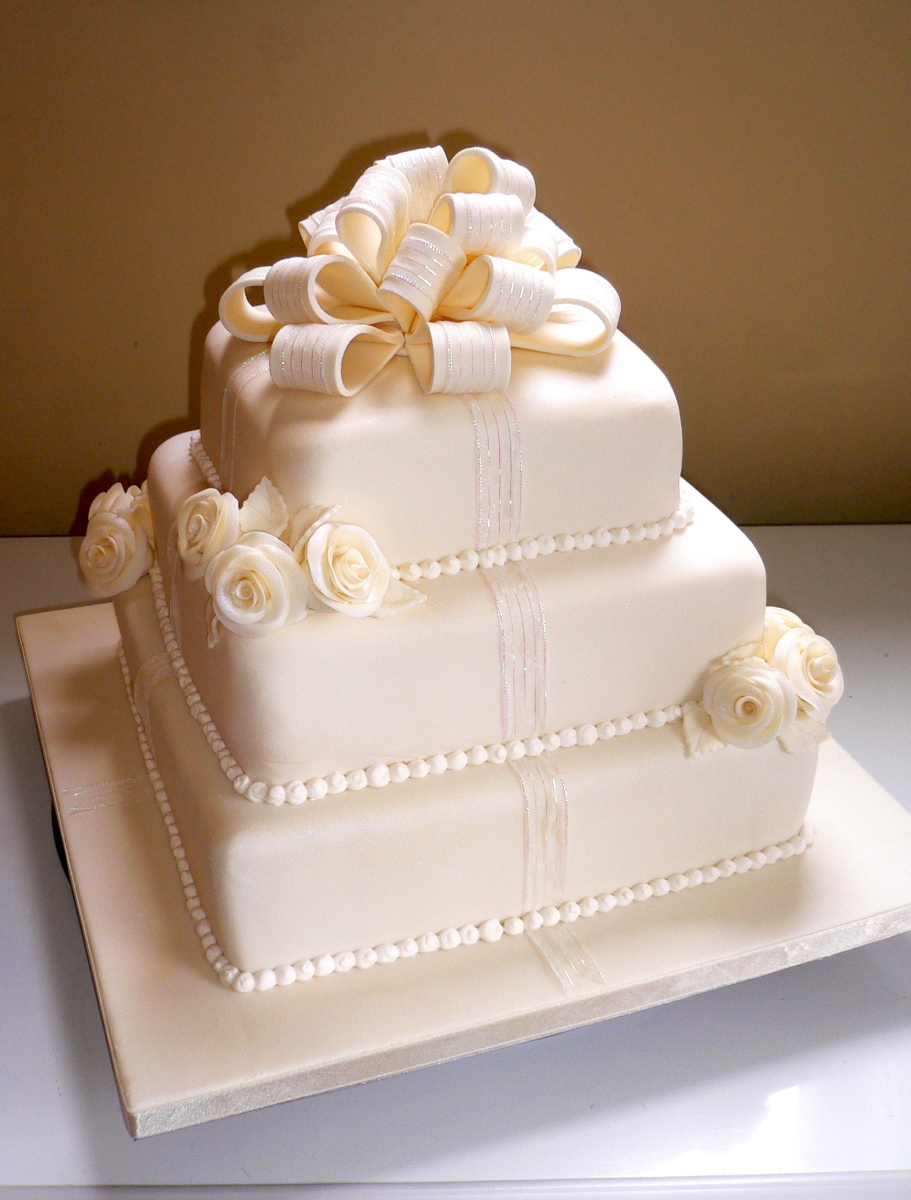 Elegant Ivory Wedding Cake