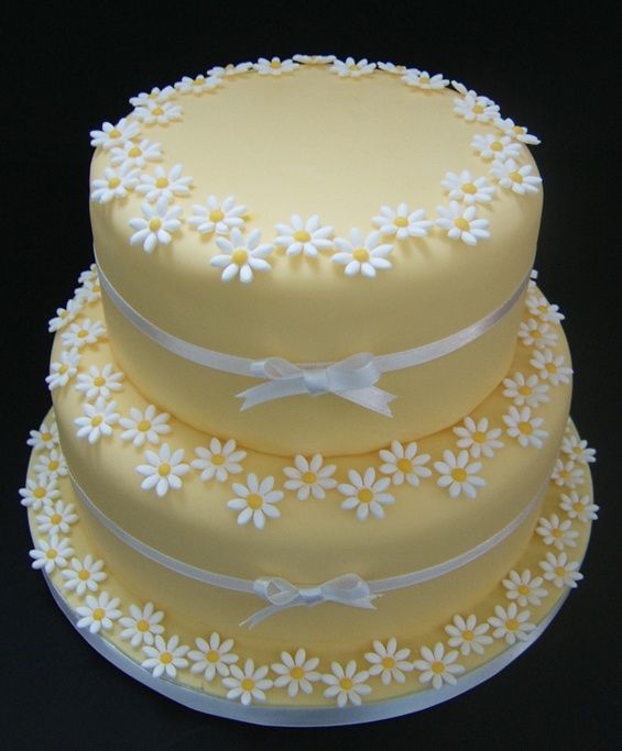 Birthday Cake with Daisies